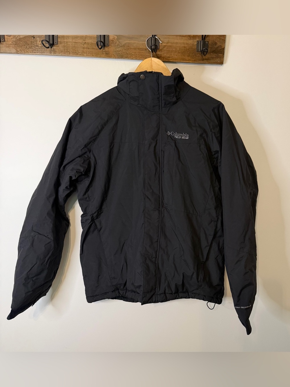Columbia Field Gear Men’s Medium Black Waterproof Insulated Jacket Omni-Shield